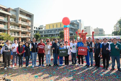 中市大甲國小 金質獎 新校舍落成 盧市長：投資孩子擺第一