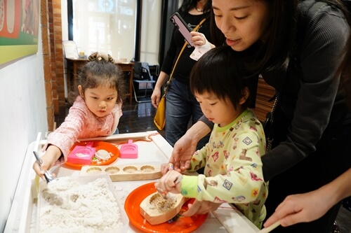 臺北市鄉土教育中心「跟著節慶逛市場」特展，探索臺灣早期古早味！